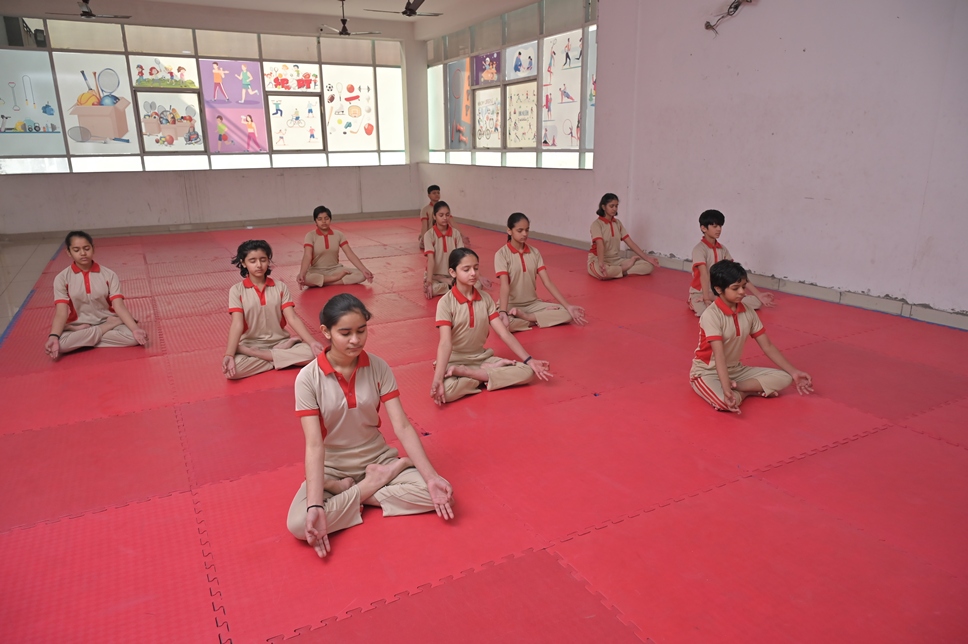 Max Merry School