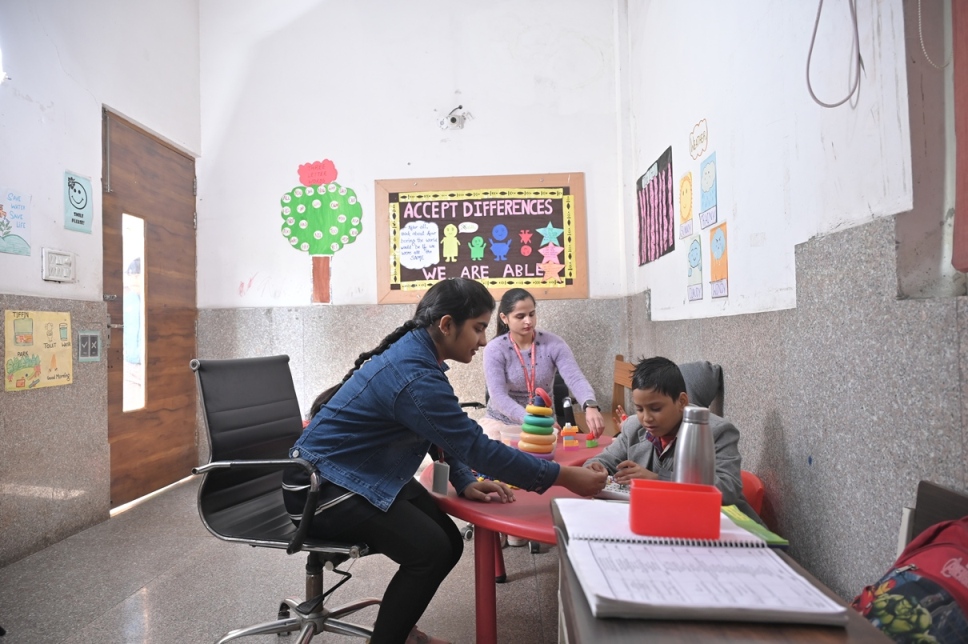Max Merry School